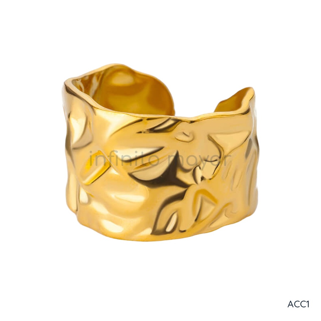 [ACC1] Anillo dorado ancho y abierto, texturizado de efecto arrugado