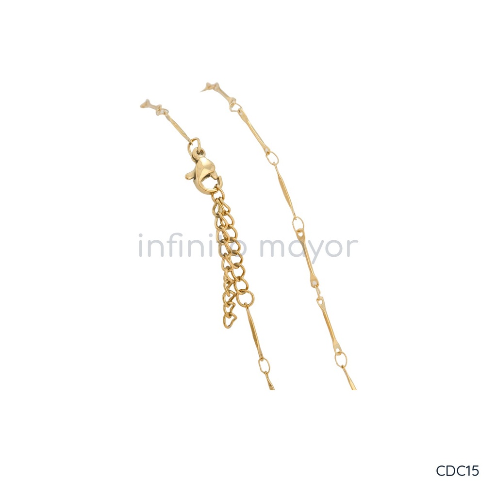 [CDC15] Collar dorado de cadena fina de barras alargadas unidas por pequeñas argollas, con cierre de langosta y extensor
