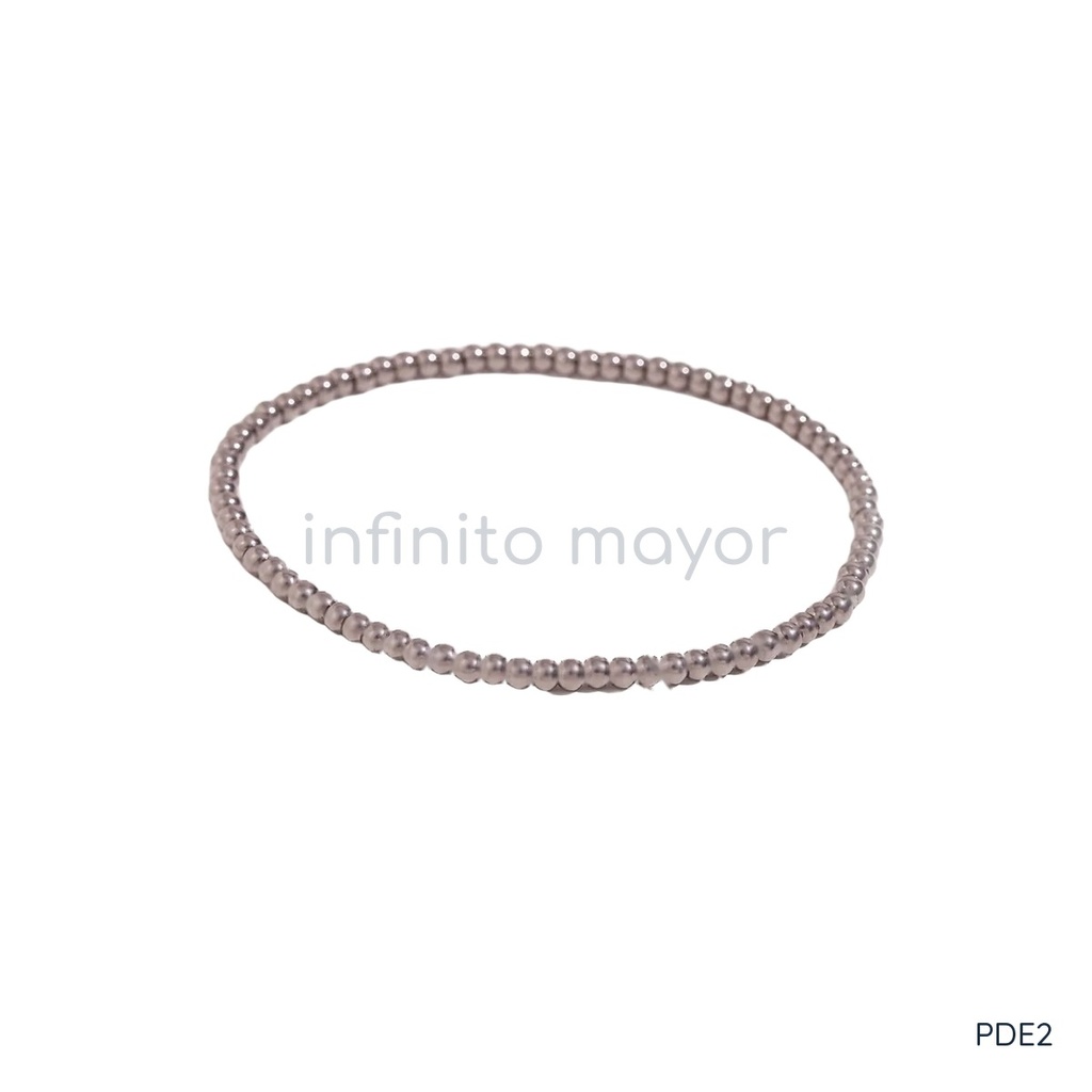 Pulsera plateado elástica, diseño de una hilera de cuentas esféricas de 3 mm con acabado liso y mate