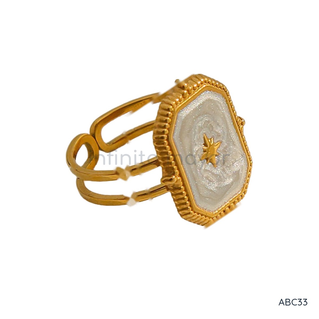 [ABC33] Anillo dorado abierto, placa rectangular con esmalte blanco estrella central