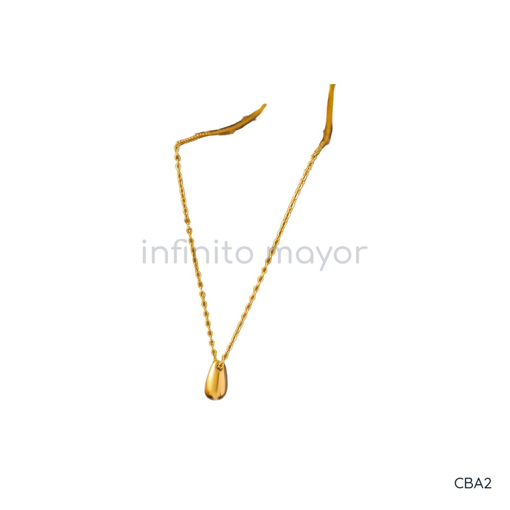 Collar dorado, fino con dije de gota