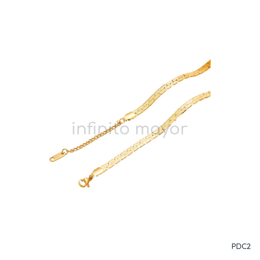 Pulsera dorada, cadena plana escalonada con textura rayada