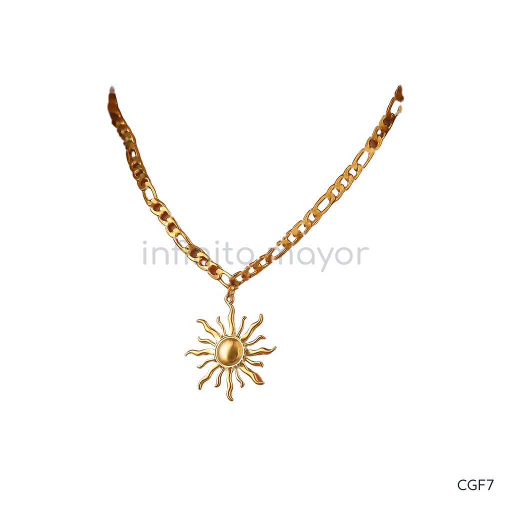 Collar dorado de cadena figaro con dije de sol de rayos ondulados y centro liso