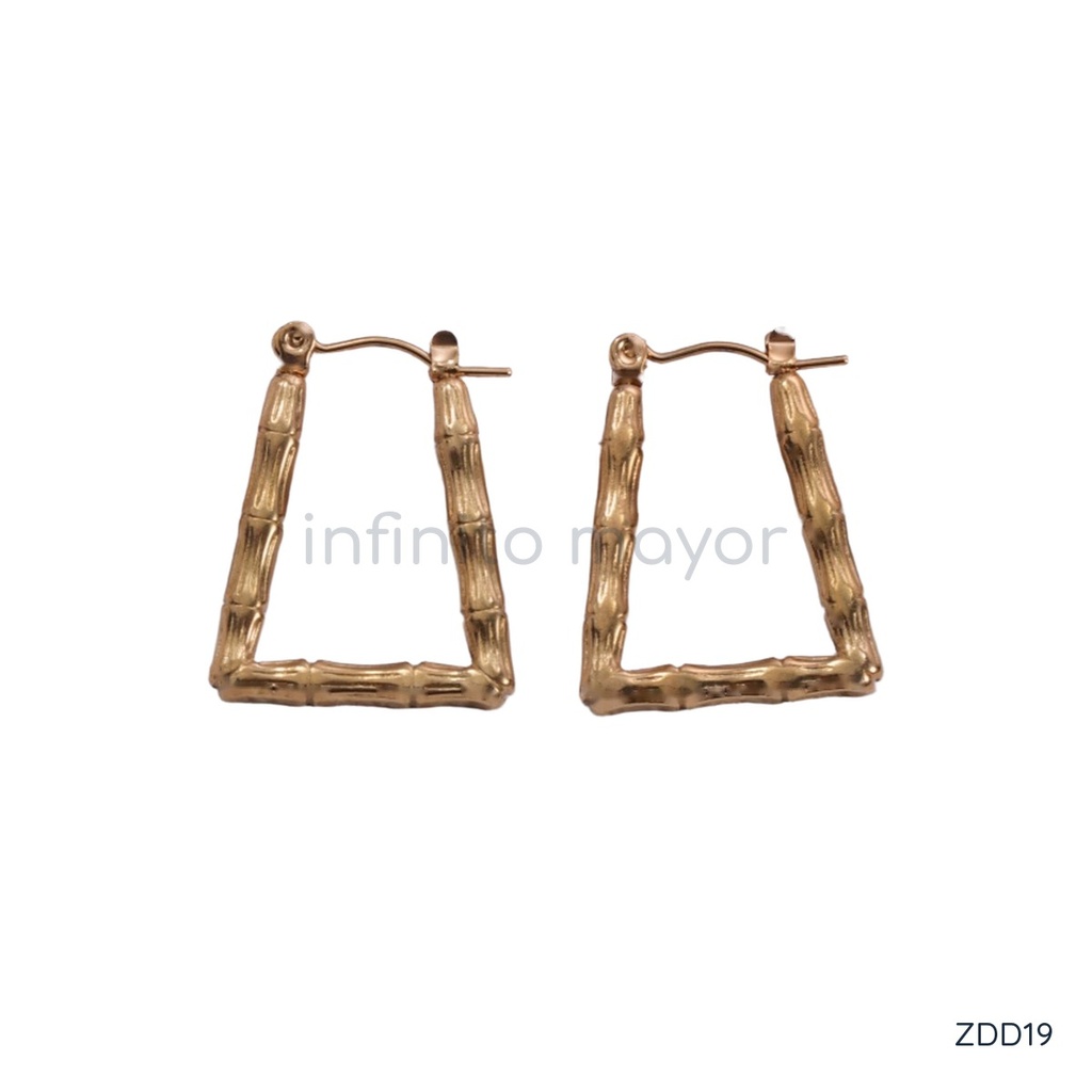 Zarcillos dorados de argolla, trapezoidal con efecto bambú