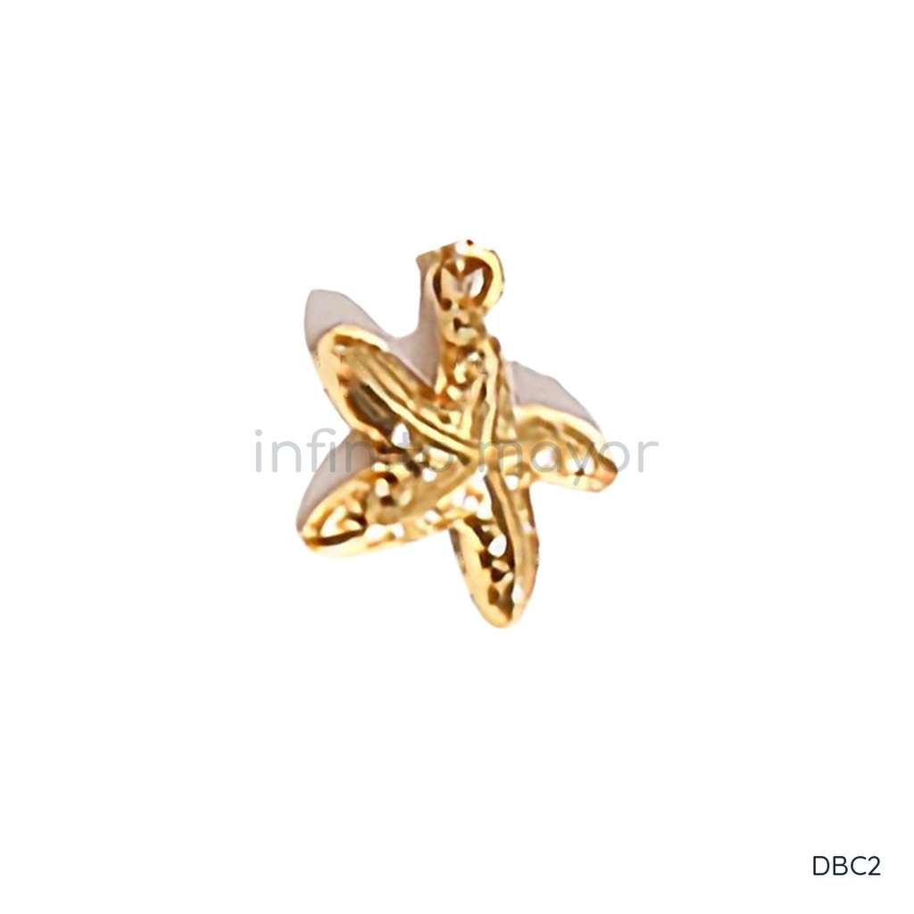 Dije dorado en forma de estrella de mar, con superficie texturizada y argolla superior