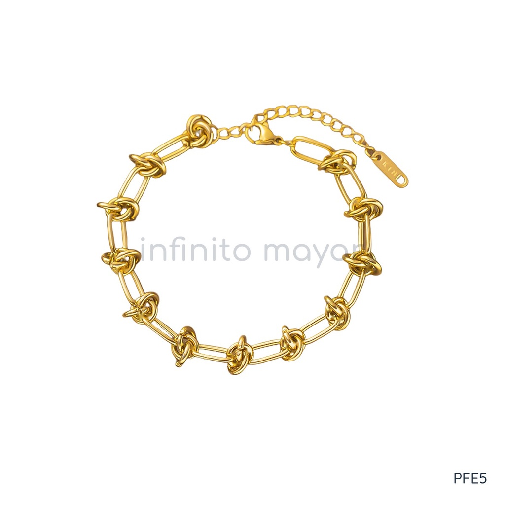 Pulsera dorada, eslabones alargados con nudos