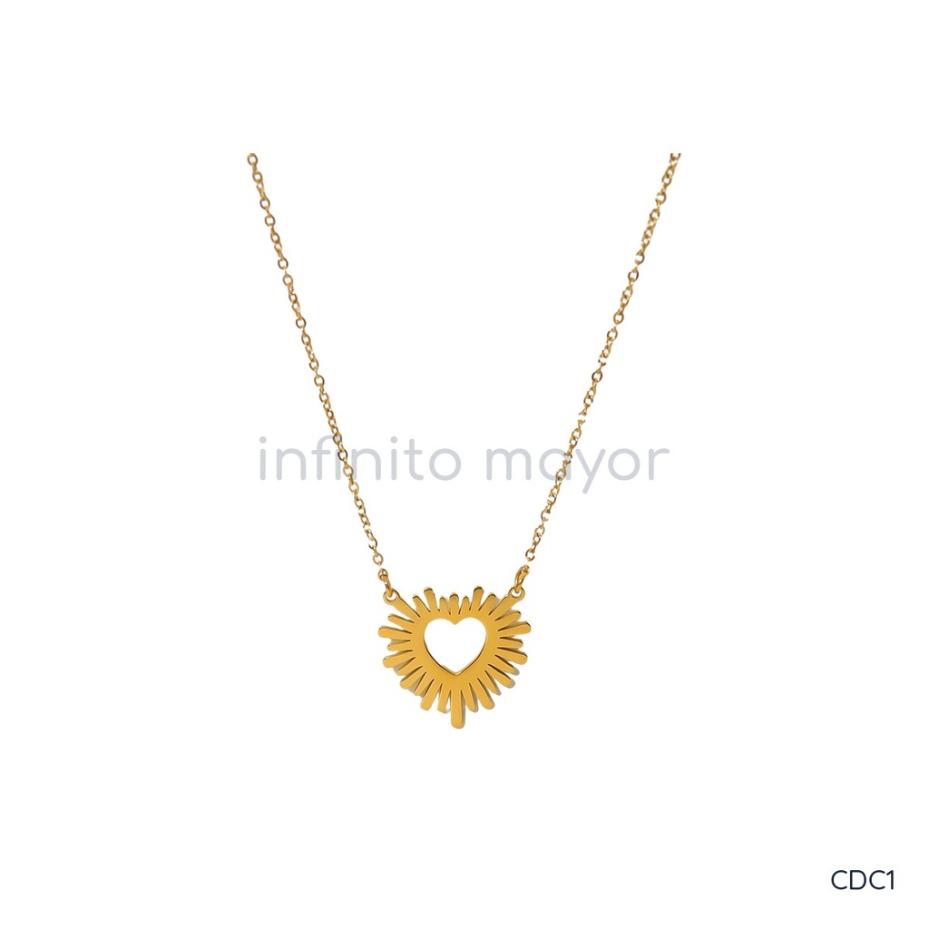 Collar dorado, fino con corazón calado y rayos