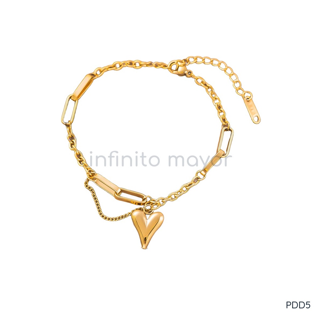 Pulsera dorada, cadena mixta con un corazón colgante